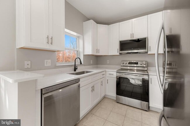 property at 4560 Strutfield Ln