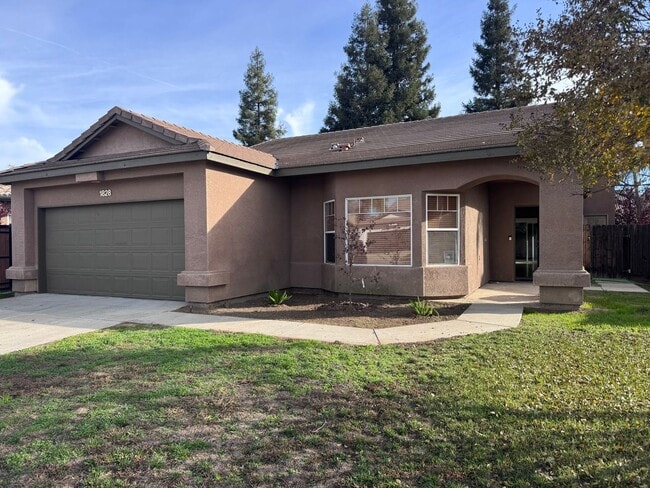 1828 N Auburn Ct in Visalia, CA - Building Photo - Building Photo