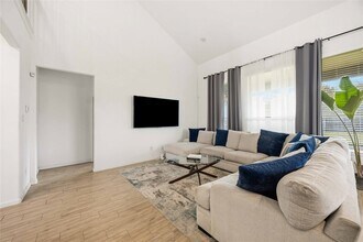 4238 Redford Valley Rd in Rosharon, TX - Building Photo - Building Photo