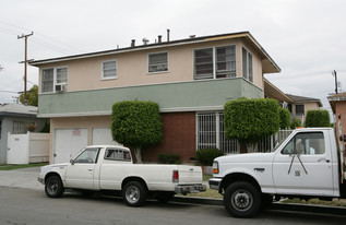 1880 Cedar Ave Apartamentos