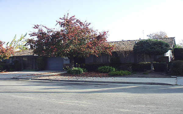 Roseview Apartments in Selma, CA - Foto de edificio - Building Photo