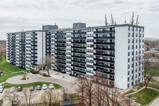 3390 Keele St in Toronto, ON - Building Photo - Building Photo