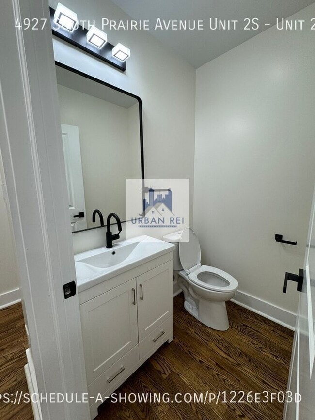 property at 4927 S Prairie Ave
