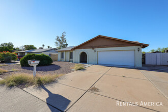 935 W Manhatton Dr in Tempe, AZ - Building Photo - Building Photo