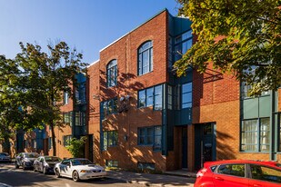 4852 Saint-Dominique Rue in Montréal, QC - Building Photo