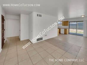 3966 E Sylvane Dr in Tucson, AZ - Building Photo - Building Photo