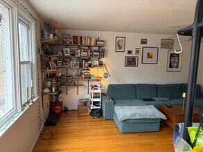 620 Green Ln, Unit Second Floor in Philadelphia, PA - Foto de edificio - Building Photo