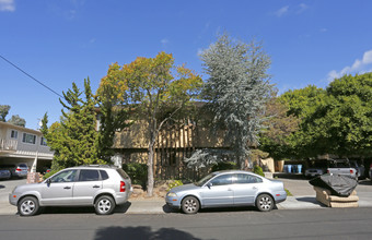 220 Curtner Ave in Palo Alto, CA - Building Photo - Building Photo