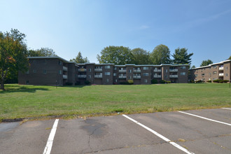 Wethersfield in Wethersfield, CT - Foto de edificio - Building Photo