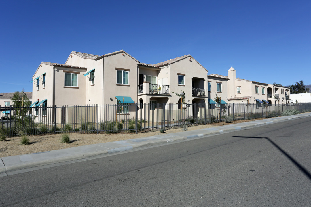 Olive Meadow in San Bernardino, CA - Building Photo