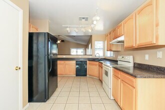 13402 W Watson Ln in Surprise, AZ - Building Photo - Building Photo