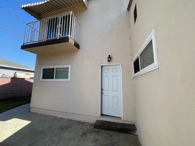 1813 W Arbutus St in Compton, CA - Building Photo - Building Photo