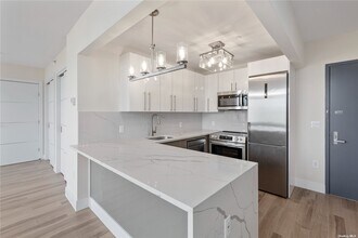 103-14 Northern Blvd, Unit 4A in Queens, NY - Building Photo - Building Photo