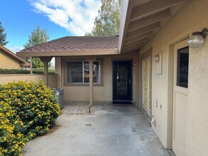 201 W El Dorado Dr in Woodland, CA - Building Photo - Building Photo