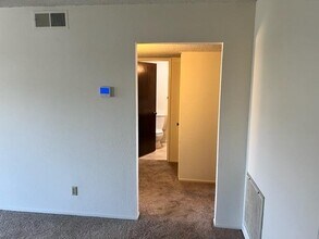 2500 14th Ave in Kingsburg, CA - Foto de edificio - Building Photo