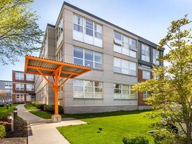 120 Holmes St, Unit 209 in Quincy, MA - Building Photo