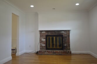 60 Homestead Ln in Brookfield, CT - Building Photo - Building Photo