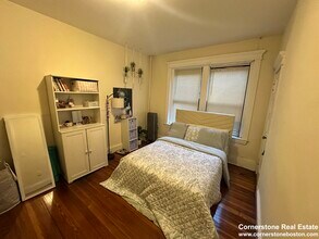 65 Burbank St, Unit 18 in Boston, MA - Foto de edificio - Building Photo