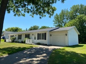 359 Frenn Ave, Unit 359 in Red Wing, MN - Building Photo