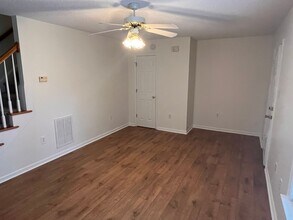 105 Cross Hill Ln in Holly Springs, NC - Building Photo - Building Photo