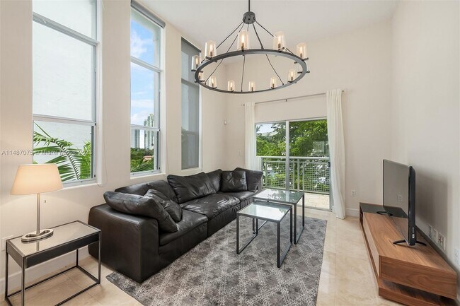 1040 10th St, Unit 400 in Miami Beach, FL - Building Photo - Building Photo