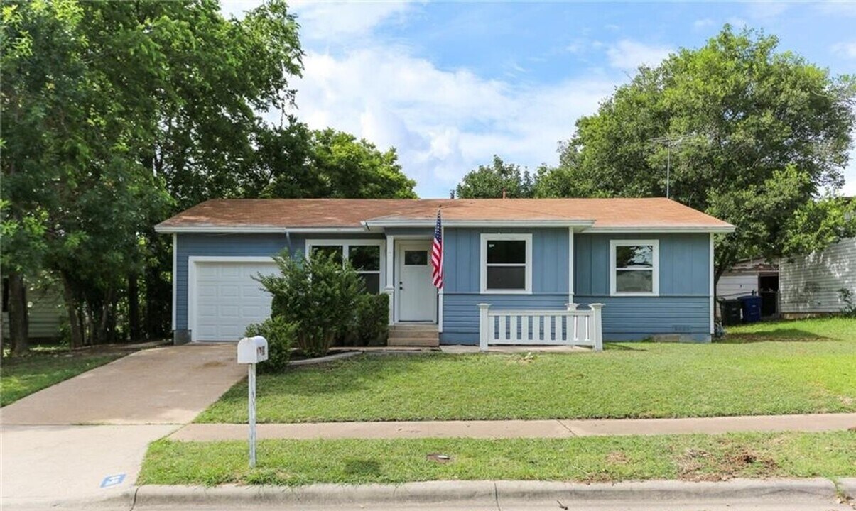 911 Leonhard St in Copperas Cove, TX - Building Photo