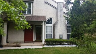 3103 Commons At Kingswood Dr in East Brunswick, NJ - Building Photo