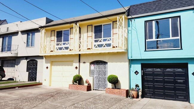 property at 2635 39th Ave