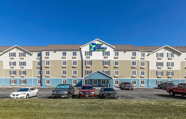 Extended Stay America Select Suites Laredo in Laredo, TX - Foto de edificio - Building Photo