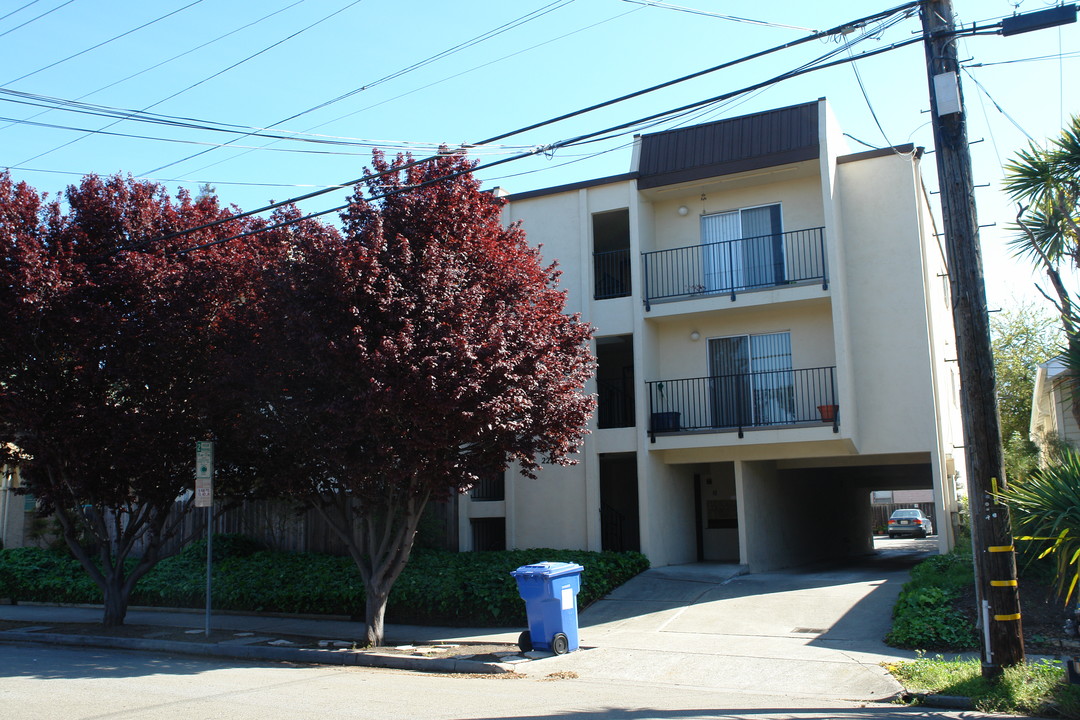 2229 McGee Ave in Berkeley, CA - Building Photo