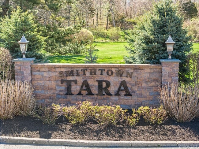 85 Rhett Dr in Commack, NY - Building Photo - Building Photo