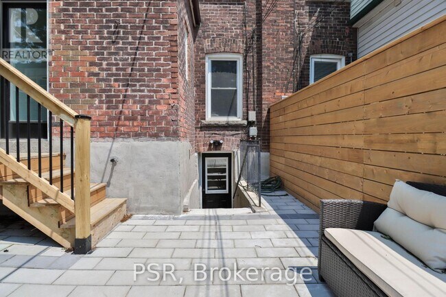1224 Lansdowne Ave in Toronto, ON - Building Photo - Building Photo
