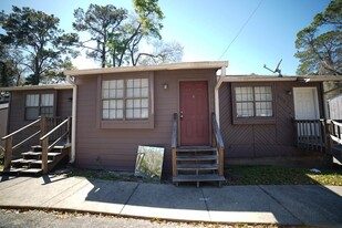 3136 Mission Rd in Tallahassee, FL - Building Photo