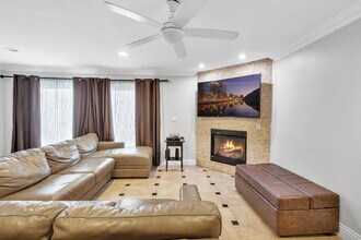 711 Island Ct, Unit FL1-ID1290875P in San Diego, CA - Building Photo - Building Photo