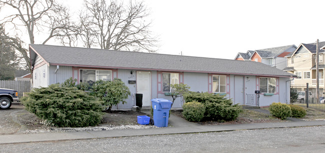 3302-3304 S 43rd St in Tacoma, WA - Building Photo - Building Photo