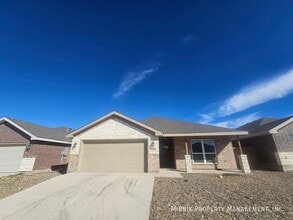 1637 Wrigley Dr in Odessa, TX - Foto de edificio - Building Photo