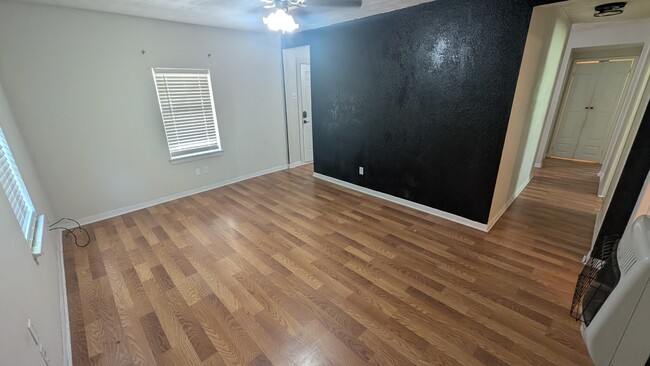 1607 Bells Dr in Denison, TX - Building Photo - Building Photo