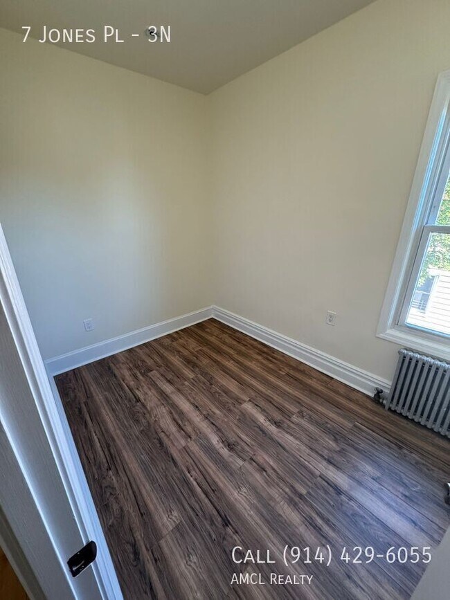 7 Jones Pl in Yonkers, NY - Building Photo - Building Photo