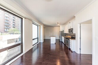 1 E 8th St, Unit 511 in Chicago, IL - Foto de edificio - Building Photo