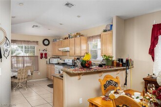1563 Raining Hills St in Henderson, NV - Building Photo - Building Photo