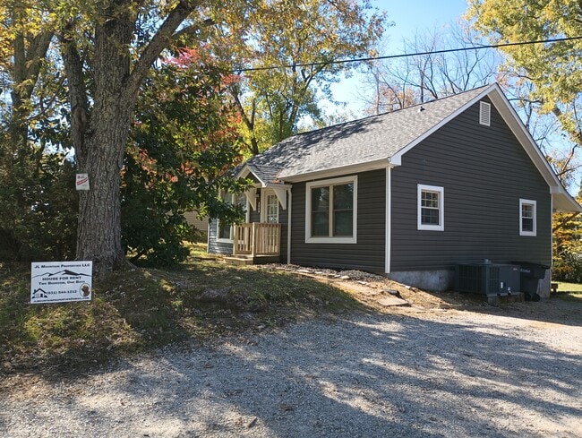 property at 806 N Franklin Ave