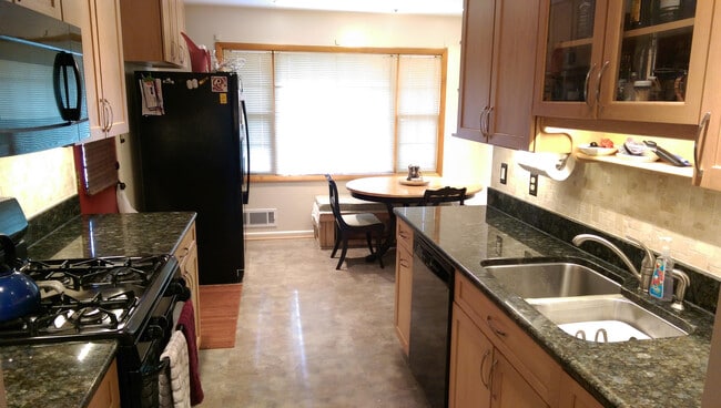 5910 King James Dr in Alexandria, VA - Building Photo - Building Photo