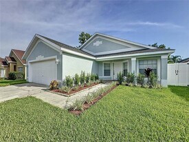 236 Queen Mary Dr in Davenport, FL - Building Photo