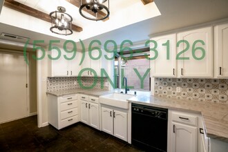 5382 W Paul Ave in Fresno, CA - Building Photo - Building Photo