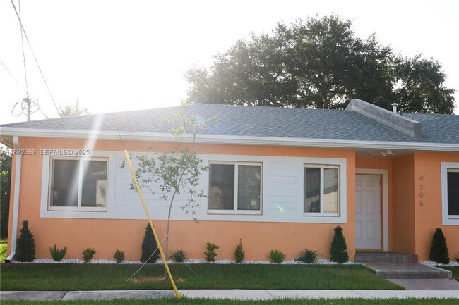 1795 NW 47th St in Miami, FL - Building Photo - Building Photo