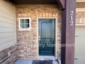 212 Ellsworth Manor Dr in Hillsborough, NC - Building Photo - Building Photo