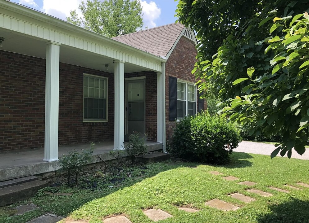 3603 Robin Rd, Unit 3603 A in Nashville, TN - Building Photo