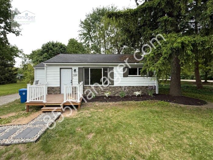 359 Lochaven Rd in Waterford Township, MI - Building Photo