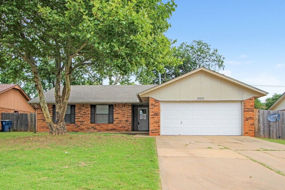 2909 Fairfield Dr in Edmond, OK - Building Photo