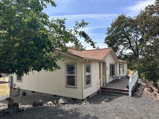 property at 100 E 15th St